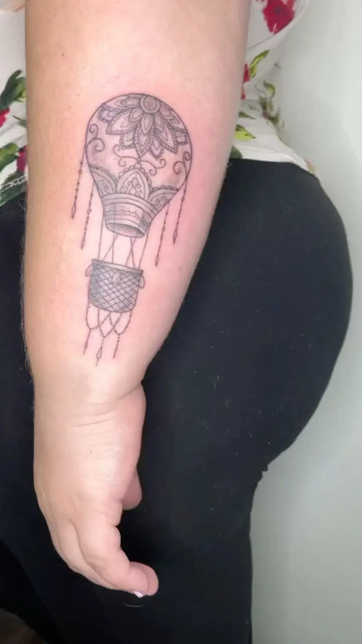 A (very fast) recap of some tattoos I’ve done over the last few weeks 💐🥰 * * * #tattoosofinstagram #inkedinspiration…
