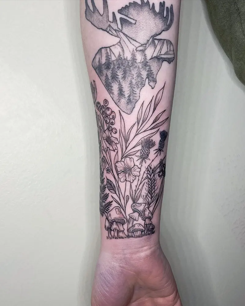Got a good start to this nature themed sleeve yesterday. Started under a healed moose head I did a little while back *…