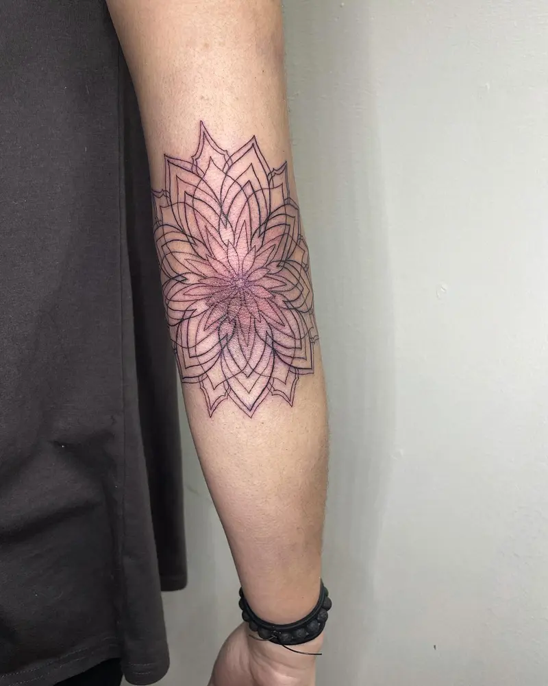 So much to post, but this was a cool one I did during the week. * * * #mandalatattoo #mandala #lineworktattoo…