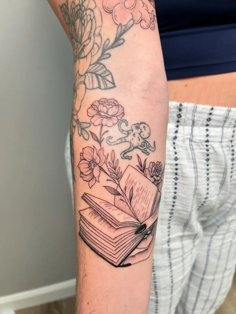 This one wraps a bit so swipe to see more angles 🫶 * ✨guest spot July 25, 26 & 27 @22.cph I have availability for…