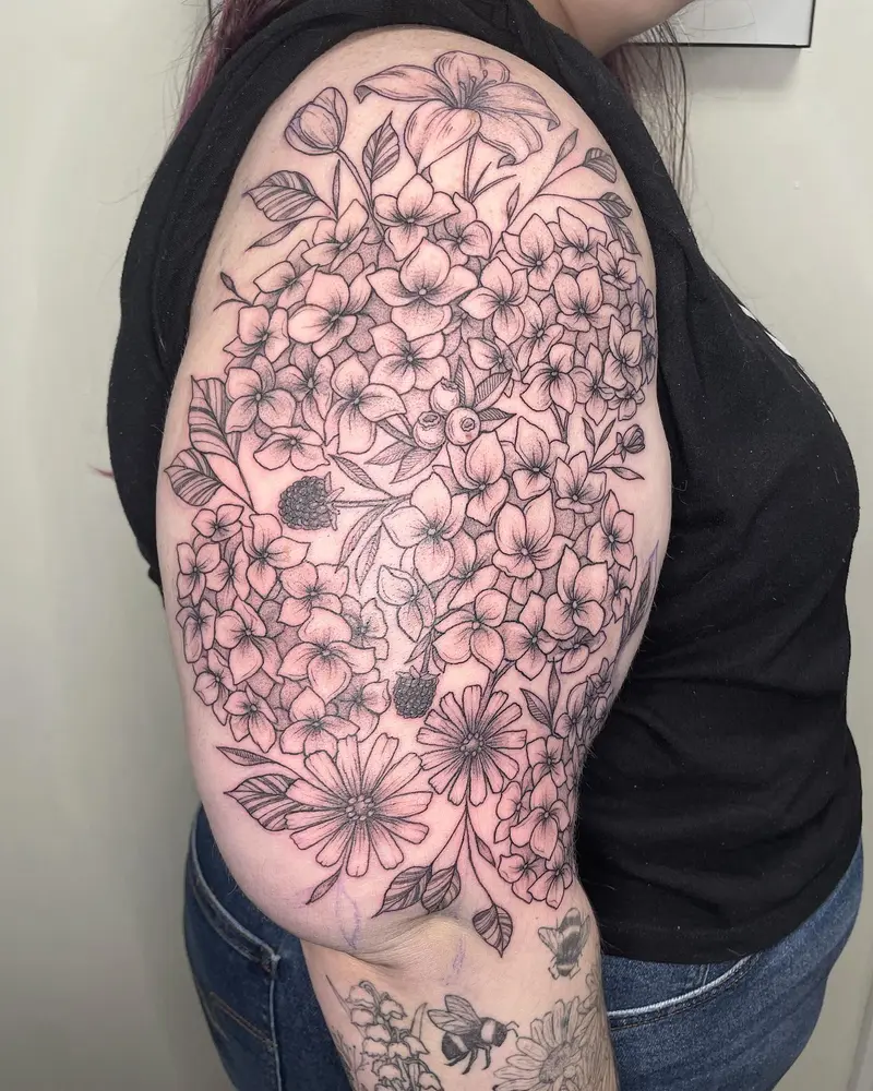 Got to work on the bus hydrangea piece yesterday * * * #hydrangeasofinstagram #hydrangeatattoo #botanicaltattoo…