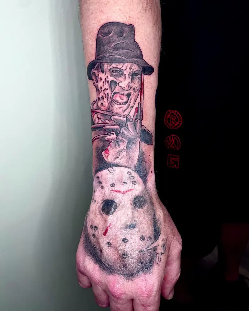 Working on a horror theme sleeve! The saw guy on the wrist was still healing * * * #horrorsleeve #saw #freddykrueger…