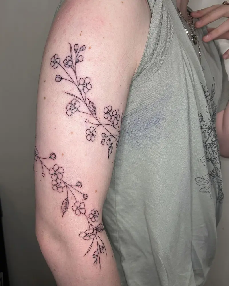 First session on this forget me not wrap around vine. Color will be next! * * * #vinetattoo #wraparoundtattoo…