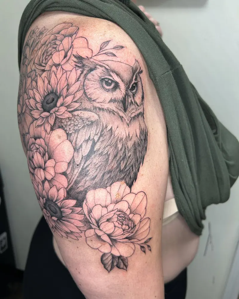 Swipe to see all the angles plus the little coverup before picture! I really loved working on this piece, I’ve been…