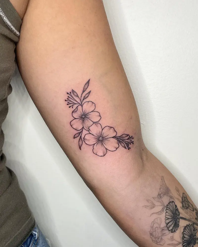 Another pretty one from the weekend * * * #flashtattoo #bostontattoo #bostontattooartist #flowertattooartist…