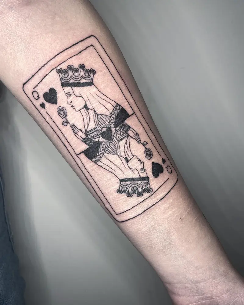 Queen of hearts from today 👑 * * * #queenofhearts #queentattoo #rosetattoo #lineworktattoo #cardtattoo