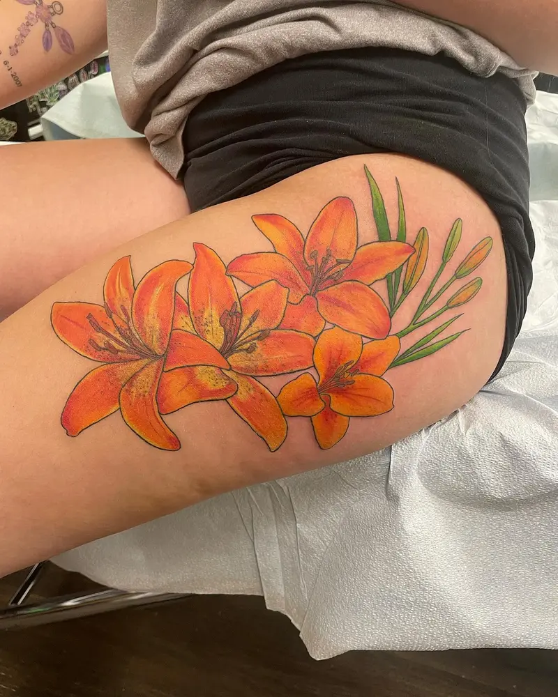 So happy I got to finish these tiger lilies I started at the start of the summer!! * * * #tigerlily #lilies…