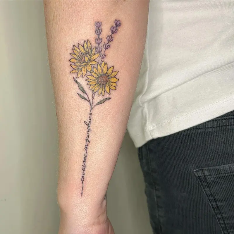 Double posting because I’m super behind and have so many fun things to post ☘️ * * * #sunflowertattoo #sunflowers…