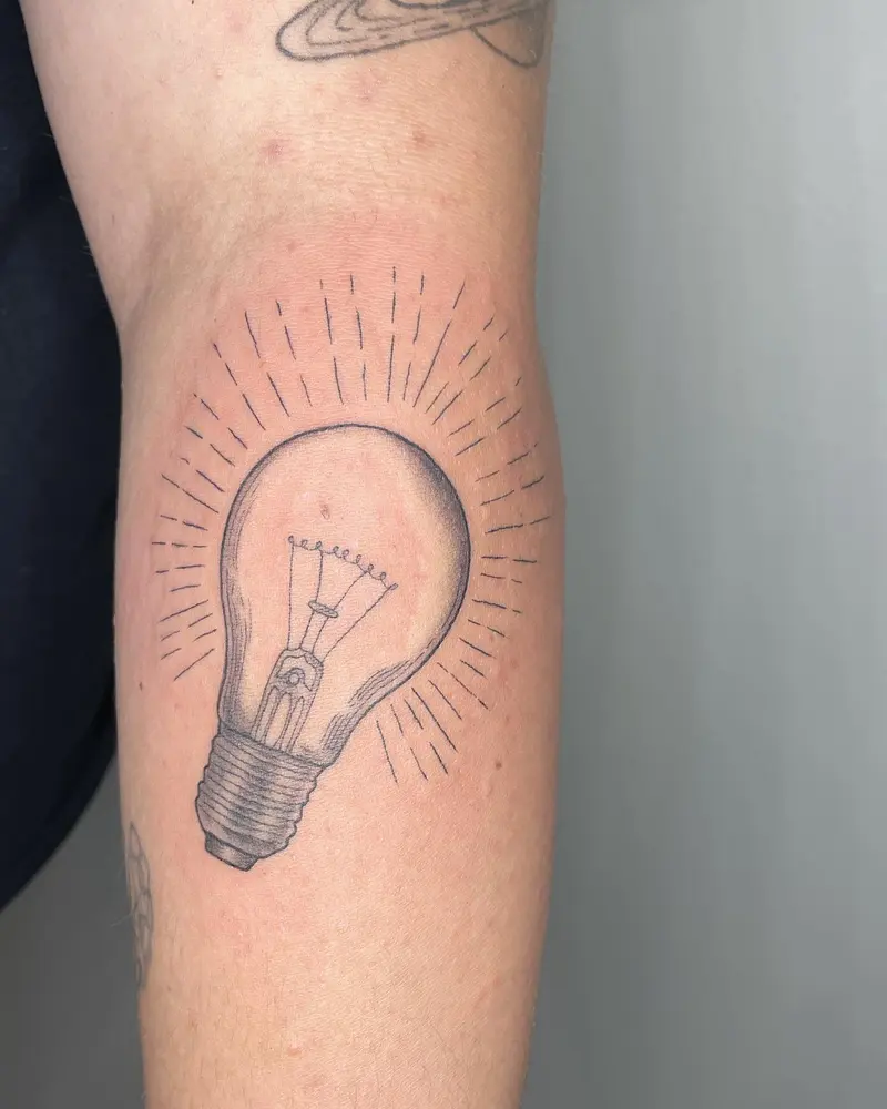 Light bulb from the weekend! Under a healed tattoo of Saturn I did a while back 💡 * * * #lightbulb #lightbulbtattoo…