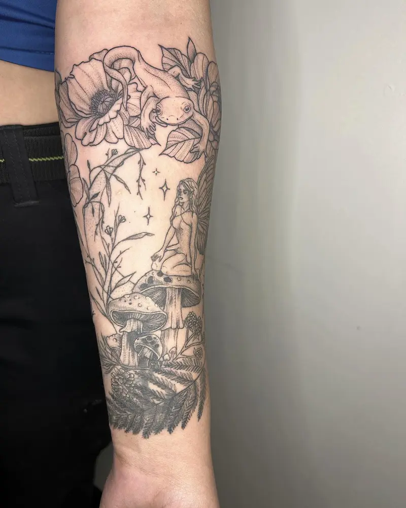 Added some more flowers a cute little newt above a healed coverup from a couple months ago. Swipe for different angles…