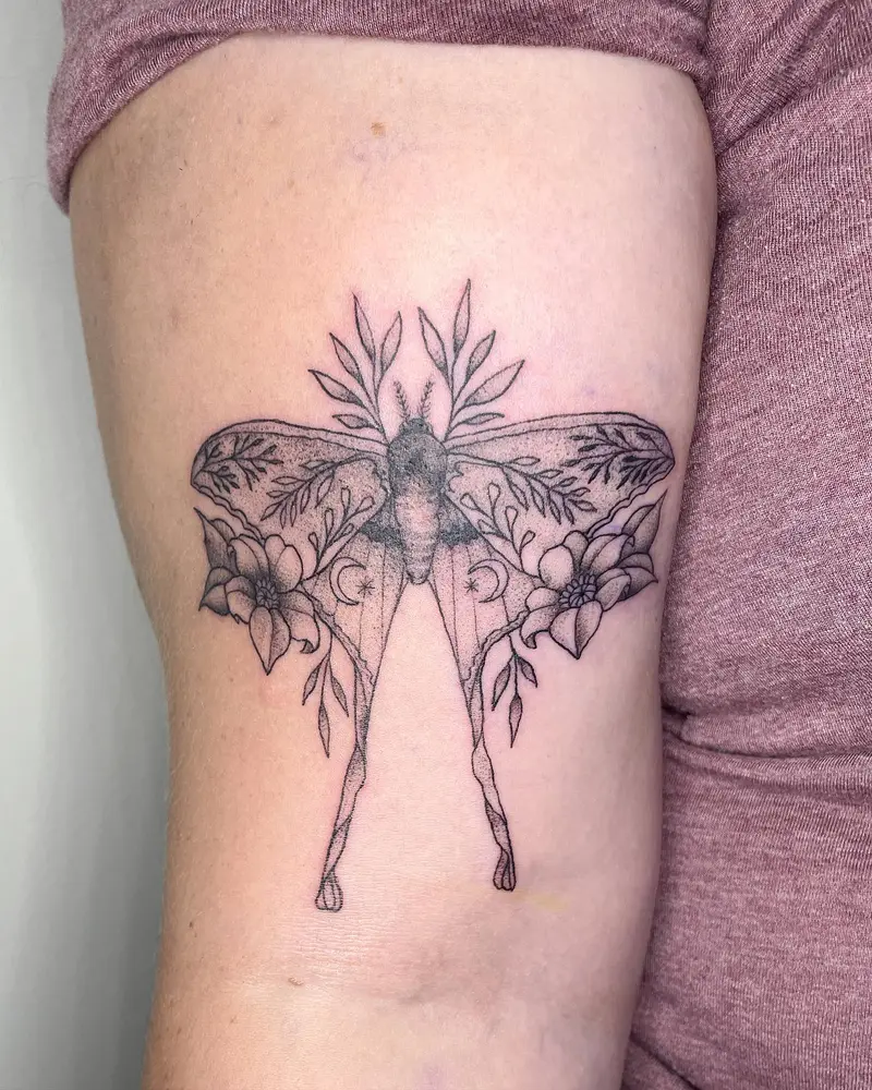 Custom Luna moth I did over the weekend. Like the little leafy details 😍 * * * #lunamoth #mothtattoo #lunamothtattoo…