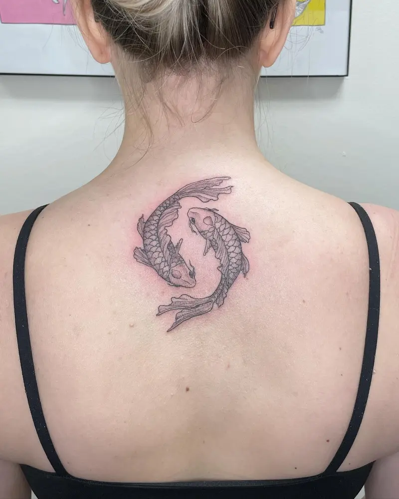 Some nice koi fish friends from the other day * * * #koifishtattoo #koifish #backtattoo #spinetattoo #yingyang…
