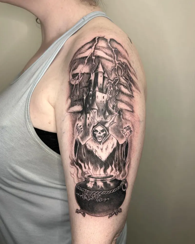 Something different for your feed. Here’s a tattoo inspired by the black cauldron. More to come for this sleeve in…