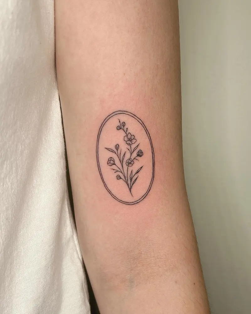 Small floral frame from a while ago flower 🌹 * * * #flower #frame #ovalframe #frametattoo #lineworktattoo…