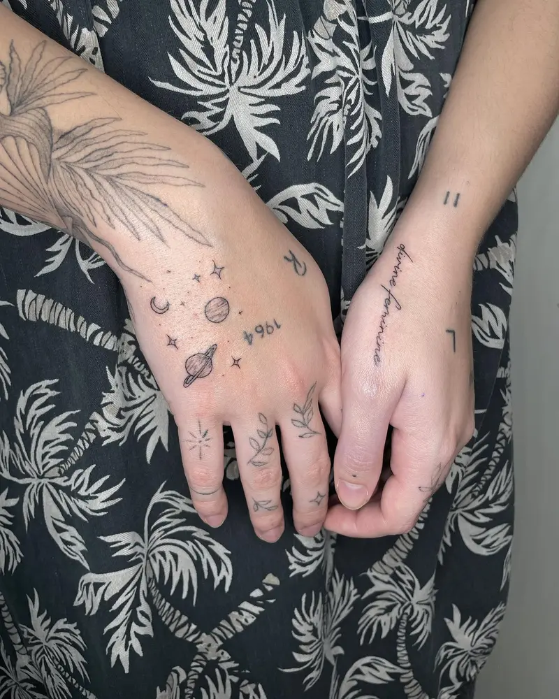 Added some more hand decorations the other day. Planets/sparkles and words are new, fingers and arm pieces are healed.…