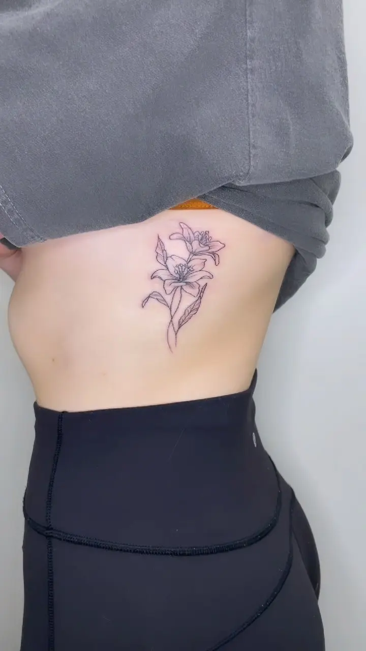 Matching lilies for sisters today. Such a pleasure making flowers like these 🥰 * * * #tattoospecial…