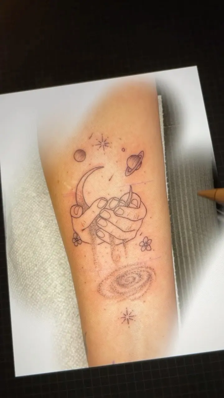 Late night post of this fun piece I did yesterday * * * #astronomy #space #hands #tattoo #moon #moontattoo #planets…