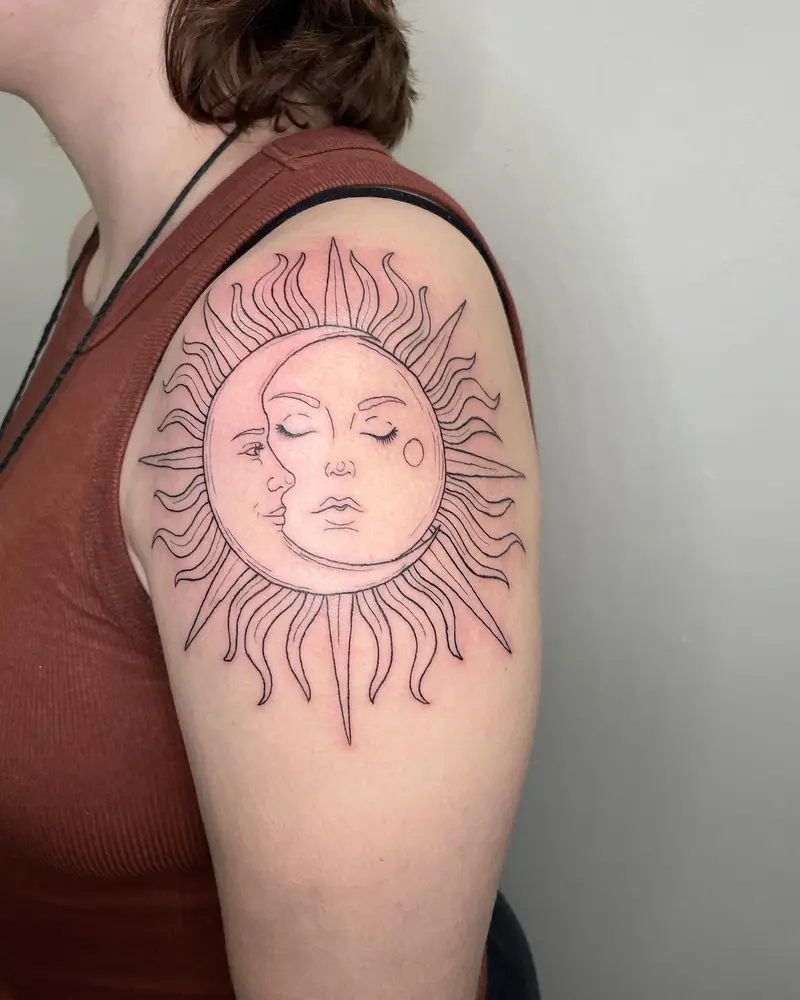 Loving the placement for this sun and moon combo from yesterday 🌞 🌙 * * * #sunandmoontattoo #sunandmoon #moontattoo…