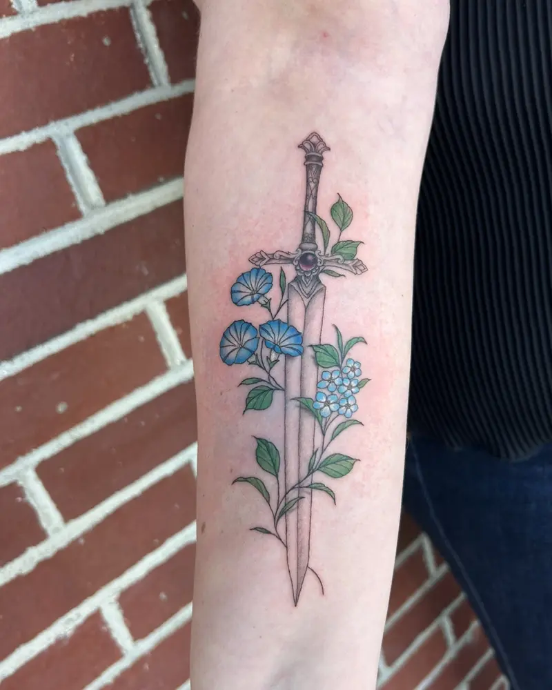 Such a cool one to get as a first tattoo. I also loved doing the color in this one too, especially the jewel 😍 * * *…