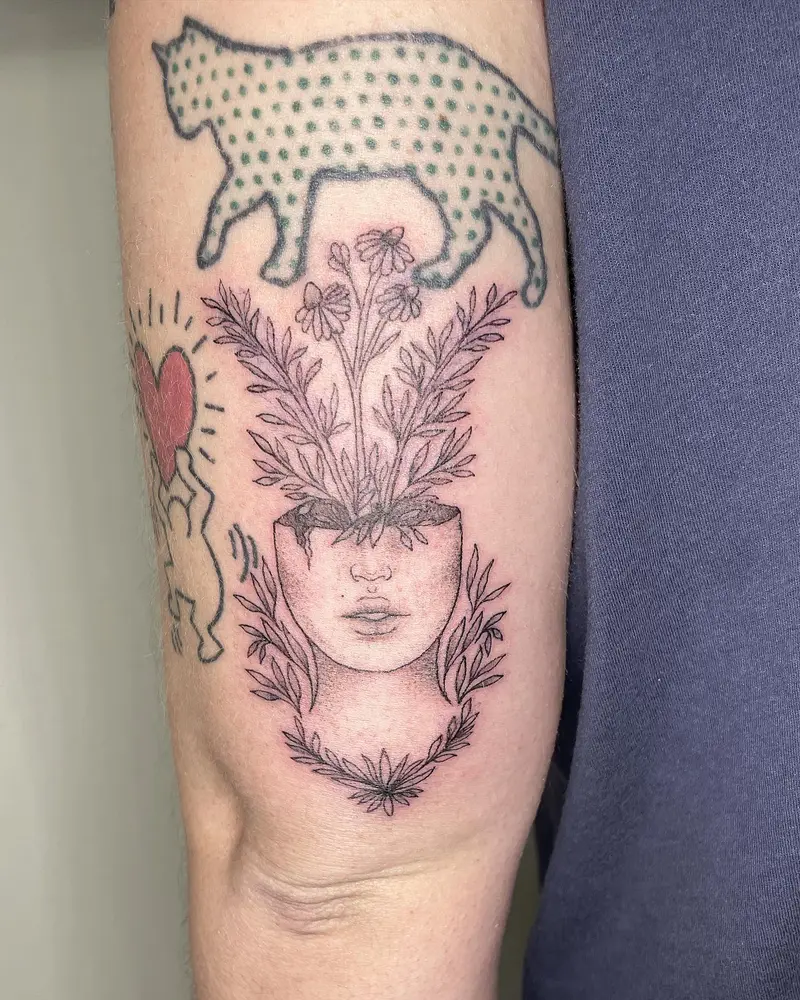 Really excited with how this one fit with the other tattoos around it. Gotta start filling the gaps soon @cat_and_tat…
