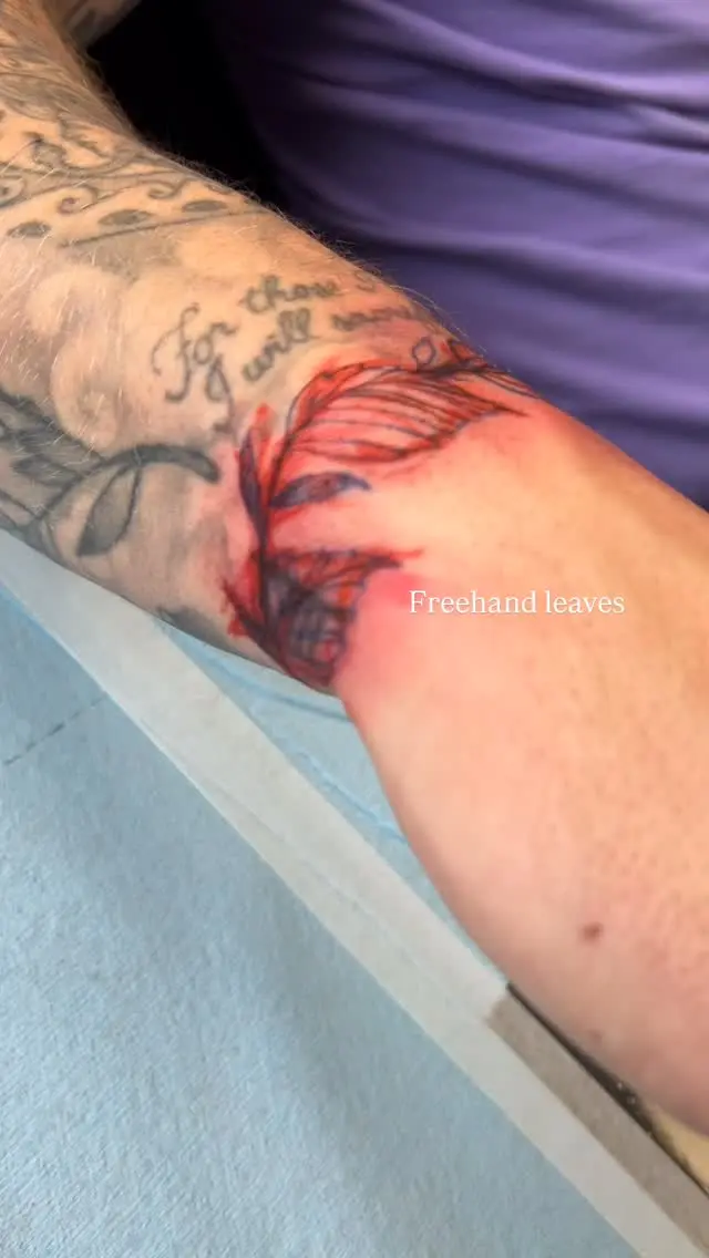 Drew this coverup vine right on my friend’s wrist the other day. I love when I get to do stuff like this and just let…
