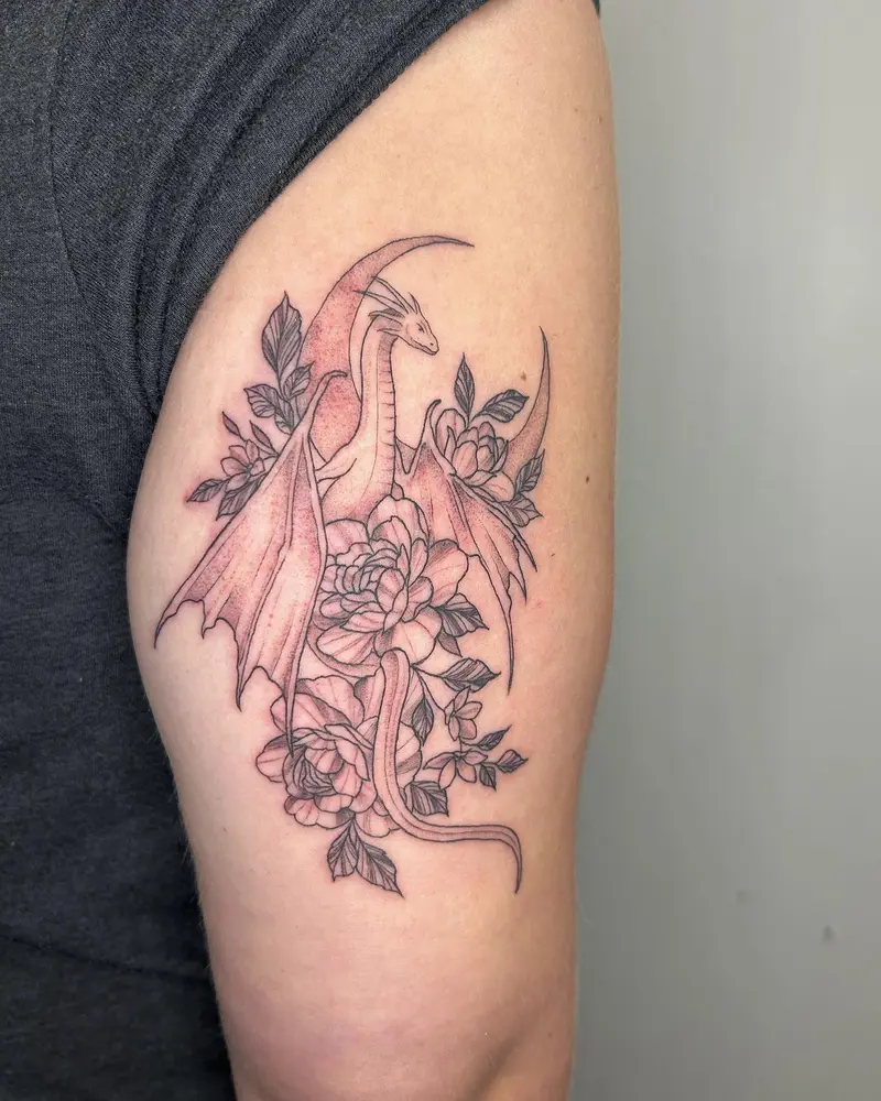 I have to start scrolling back pretty far to get to pre vacation tattoo pictures 😅🌺 I loved doing this dragon tattoo…
