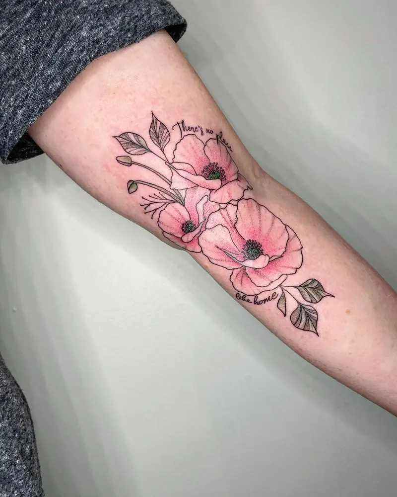 Some pretty poppies from yesterday 👠 * * * #thewizardofoz #theresnoplacelikehome #wizardofoztattoo…