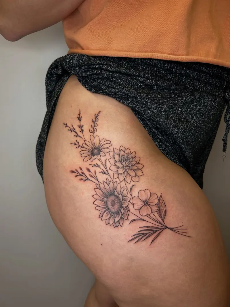 Back to work tomorrow after a really lovely holiday break 🥰 excited to do more cute tattoos! #legtattoo #flowertattoo…