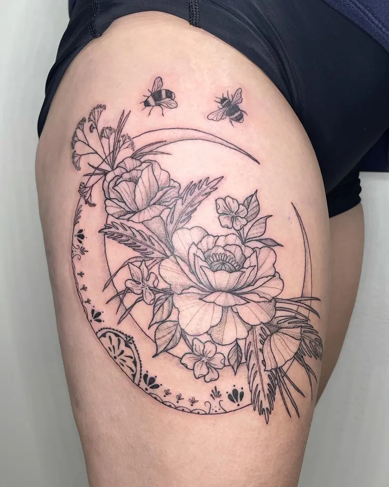 Design from my flash I did a couple weeks ago * * * #flashart #flashtattoo #predrawntattoo #moontattoo #bees…