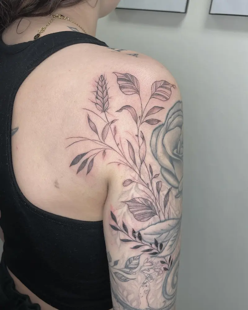 Some freehand leafy action on top of a healed negative space fern background I did a few weeks back. This delicate…