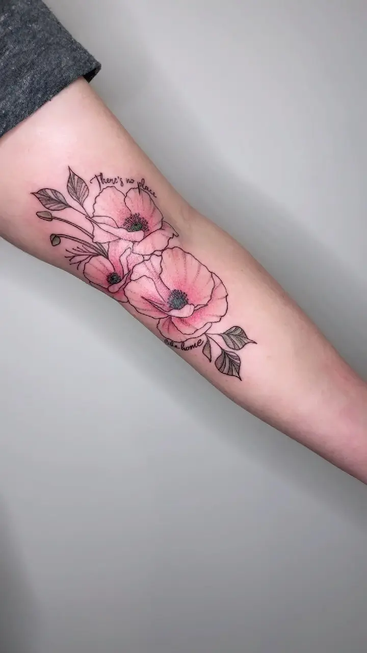 *it’s flowers* * * * * #flowerartist #floralart #flowertattooartist #femaleartistsofinstagram #localtattooer…