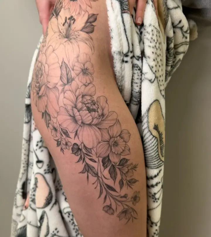 Such a fun project 😍 definitely one of my newest favs. It took about 15 hours of tattooing over 3 sessions to…